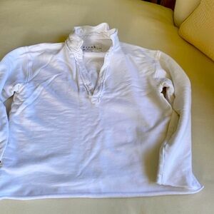 Frank&Eileen preppy, tee/sweatshirt slightly cropped relaxed fit. Lovingly worn